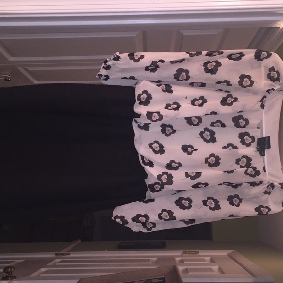 Classy, professional and polished dress - Picture 4 of 5